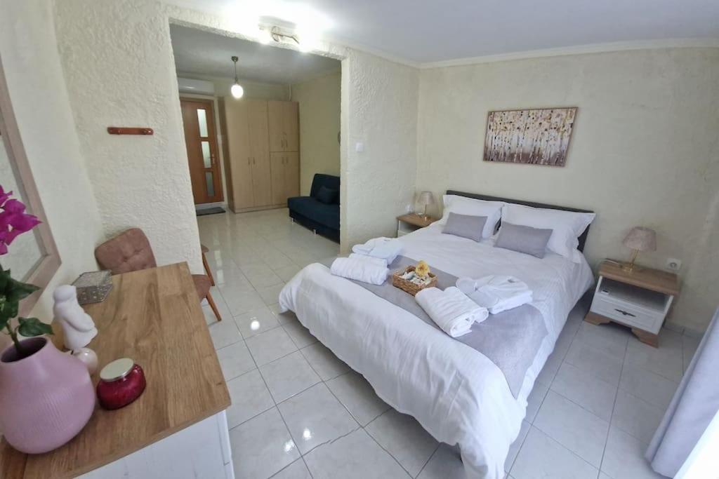 Argo Downtown Apartment Kálymnos Esterno foto